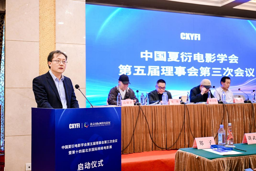 ���˺�Ů���ڵ���ǰ

�жȿ��Ŷ��������Զ�����